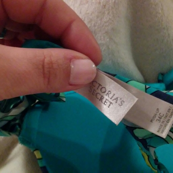 Victoria's Secret Bra - Picture 2 of 2